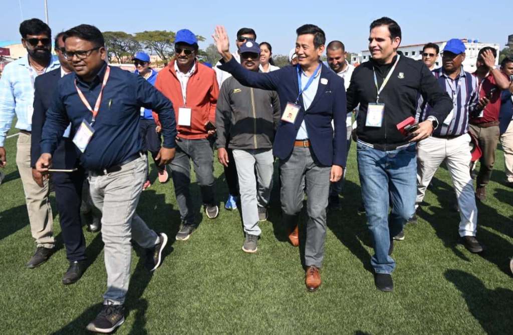 🏆 बस्तर ओलम्पिक को मिला सुनहरा पल!बाईचुंग भूटिया की मौजूदगी से गूंज उठा जगदलपुर बस्तरिया खिलाड़ियों में भरा नया जोश और आत्मविश्वास